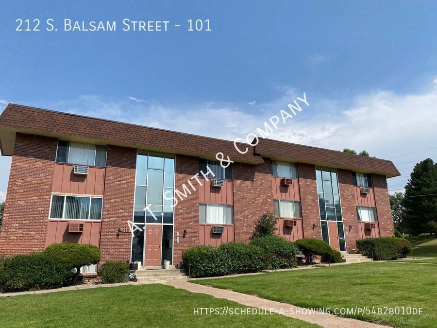 Primary Photo - 212 S Balsam St