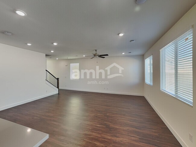 Foto del edificio - 8882 Carmine Cob Ave