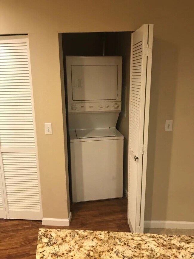 19500 Ballinger Way NE Unit 201, Shoreline, WA 98155 Condo for Rent