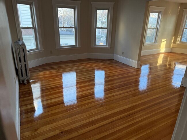 Foto del edificio - 592 Salem St