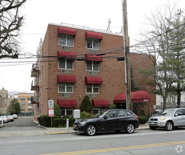 999 Forest Ave, Staten Island, NY 10310 Apartments in Staten Island