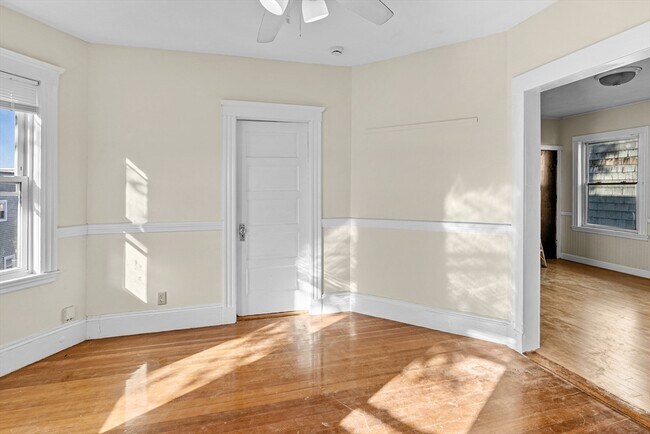 Building Photo - 44 Speedwell St