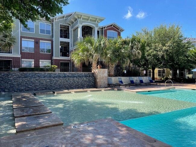 Pool - The View at Westover Hills