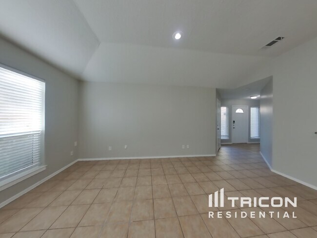 Foto del edificio - 8218 Tattershall Cir
