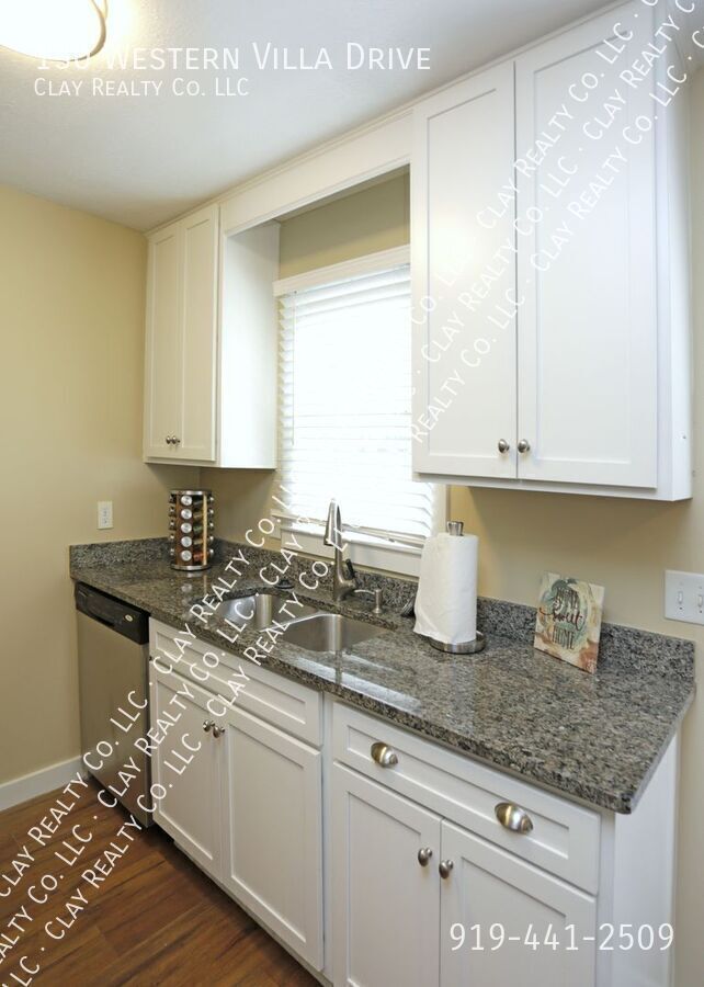 Building Photo - 130 Western Villa Dr