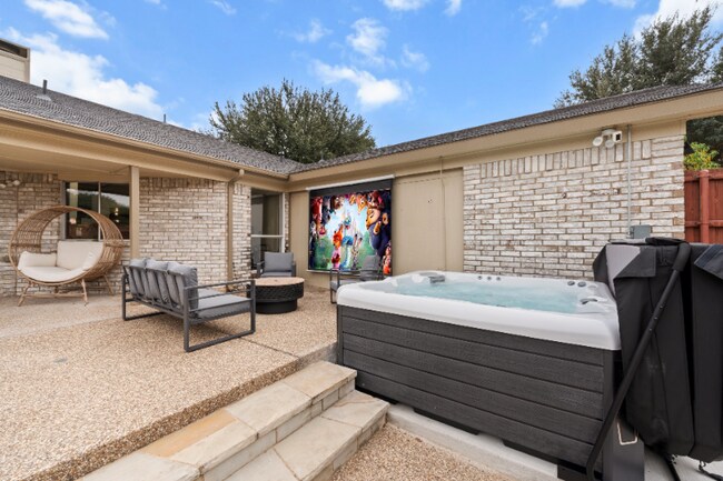 Foto del edificio - 8351 Rock Brook St