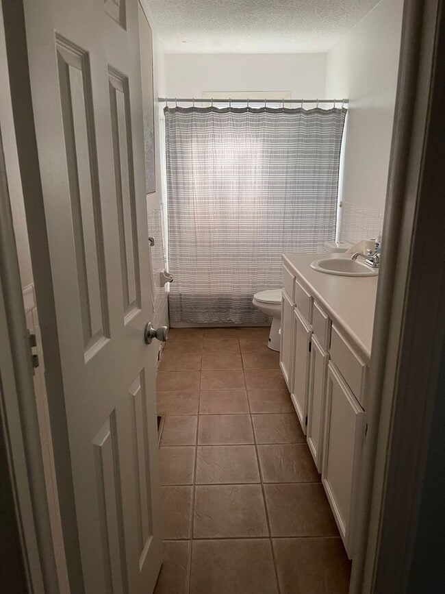 Foto del edificio - 3 Bedroom in South Spfd!
