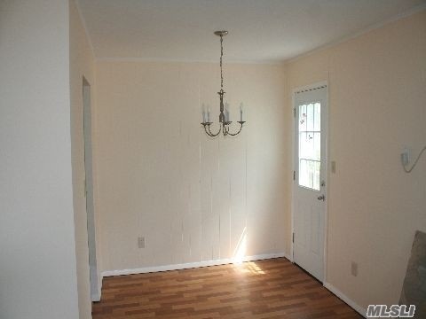Building Photo - 561 E Pine St