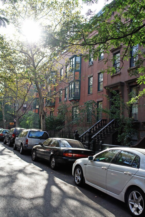 Foto del edificio - 238 Clinton St