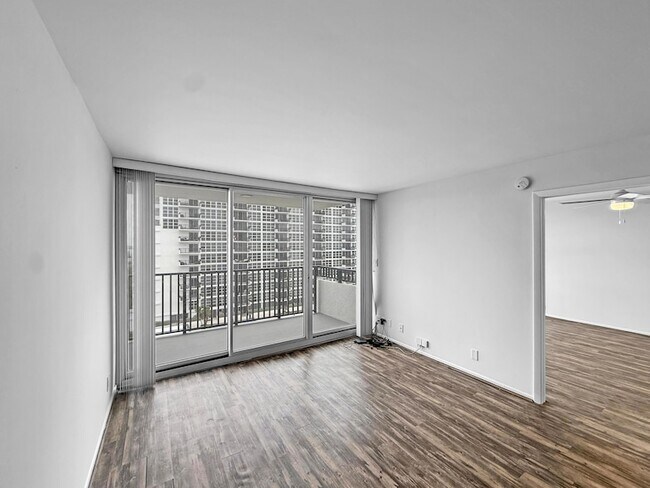 Foto del edificio - 525 N Ocean Blvd