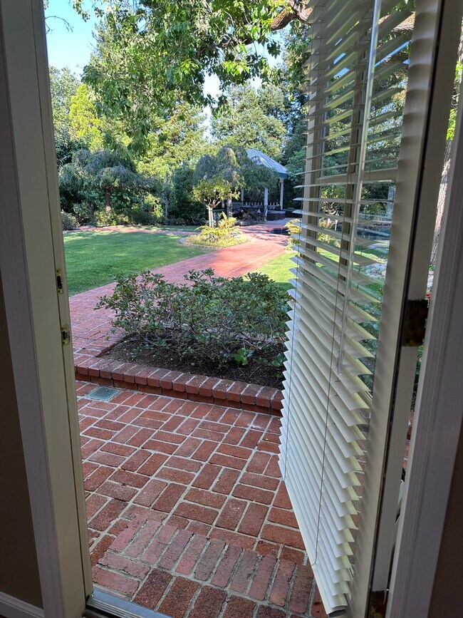 Private entrance - 365 Atherton Ave