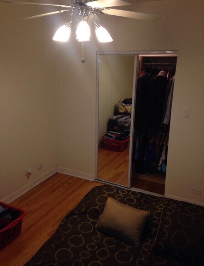 Building Photo - 2549 N Laramie Ave