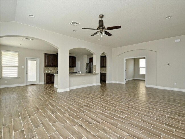 Foto del edificio - 3724 Lunet Ring Way