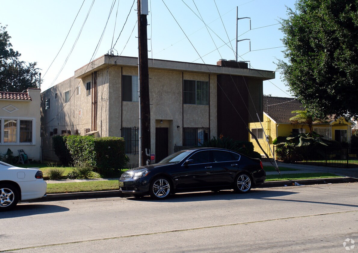 Foto del edificio - 220 W Hillcrest Blvd
