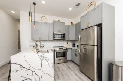 Building Photo - 2216 Dyson St