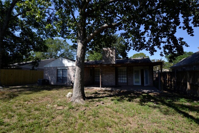 Foto del edificio - 18507 Wood Glen Ln