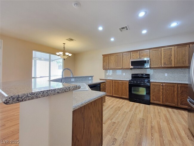 Foto del edificio - 9699 Marcelline Ave