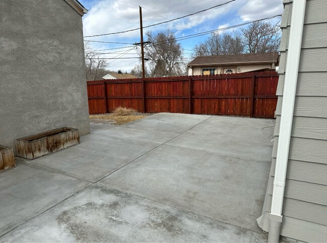 Building Photo - 1875 S Raritan St