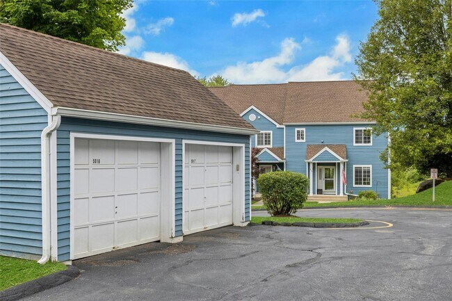 Foto del edificio - 804 Ashford Cir