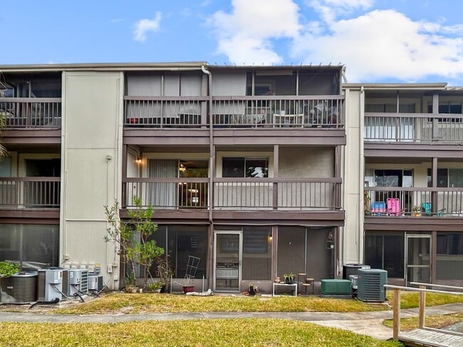 Building Photo - 6336 Newtown Cir