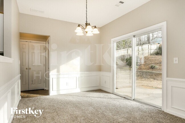 Building Photo - 786 Weybourne Ct NE