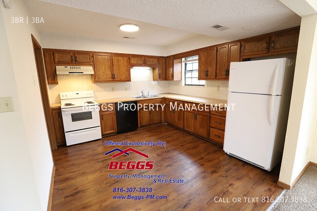 Building Photo - 213 Dains St