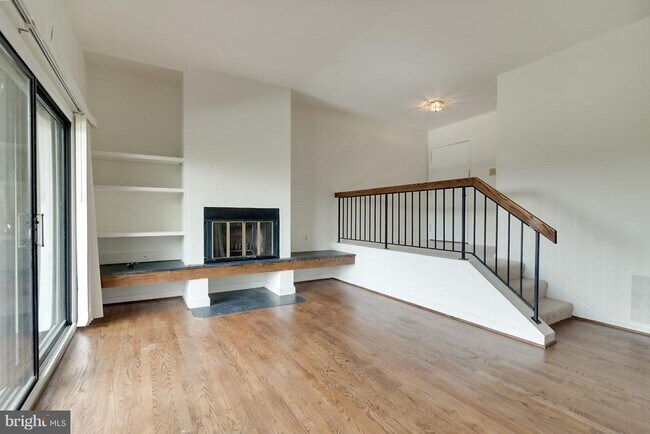 Building Photo - 122 Roberts Ln