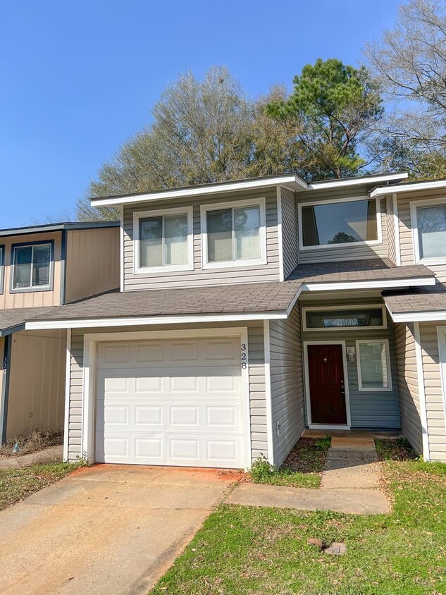 Primary Photo - 328 Candlebrook Dr