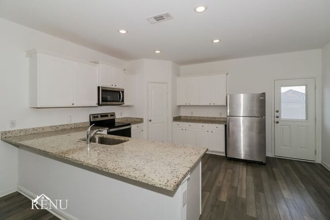 Building Photo - 14105 Hacienda Ests Dr