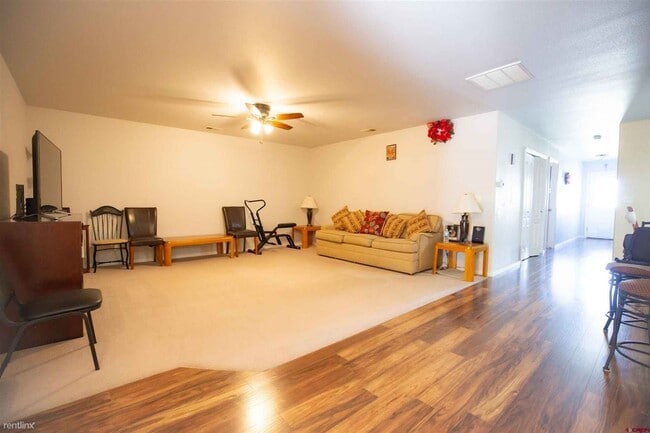 Building Photo - 3 br, 2 bath House - 1801 Estates Dr Unit B