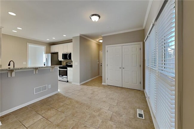 Building Photo - 149 Crestview Dr