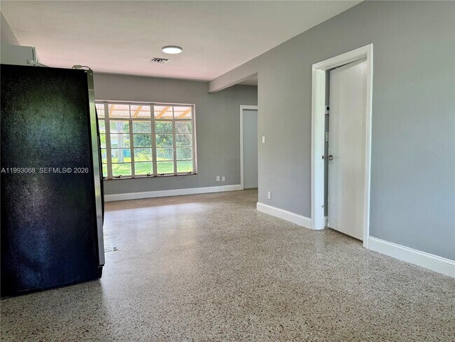 Foto del edificio - 11121 NE 9th Ct