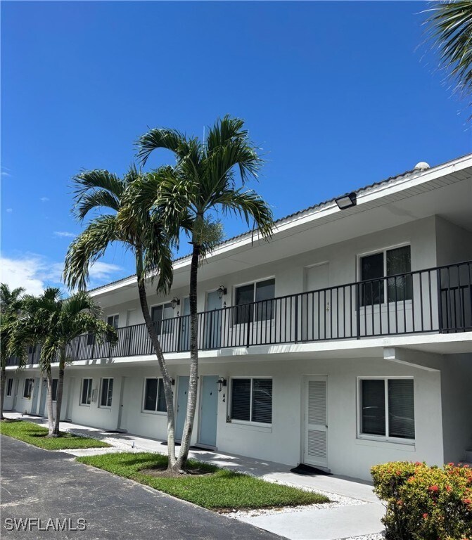 Foto principal - 3250 10th St N