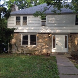 Foto principal - 142 W Hamilton Ave