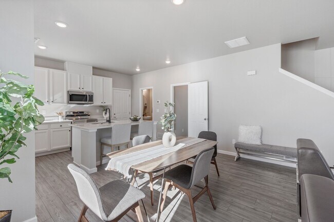 Photo - 1440 Coral Pl Townhome