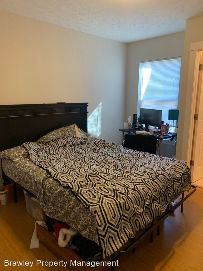 Foto del edificio - 3 br, 3.5 bath House - 304 E 17th St