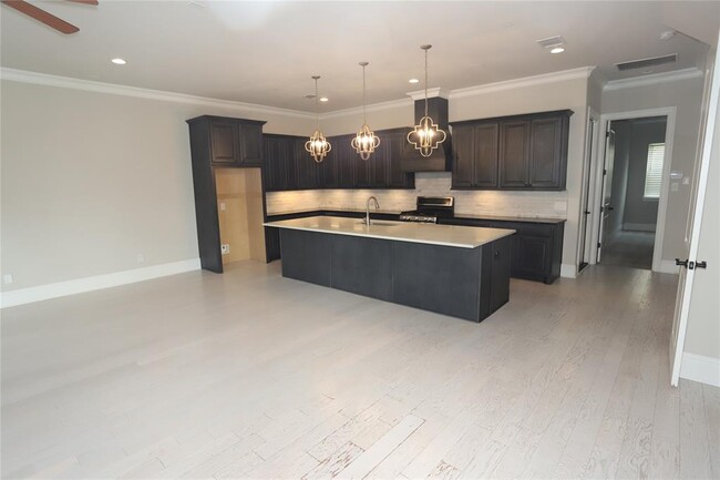 Building Photo - 118 Stadium Dr