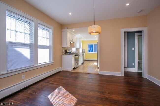 Foto del edificio - 67 Oakridge Rd