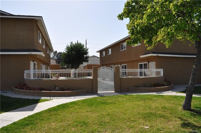 Foto del edificio - 570 Penrose Dr