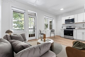 Building Photo - 8 Kenwood St