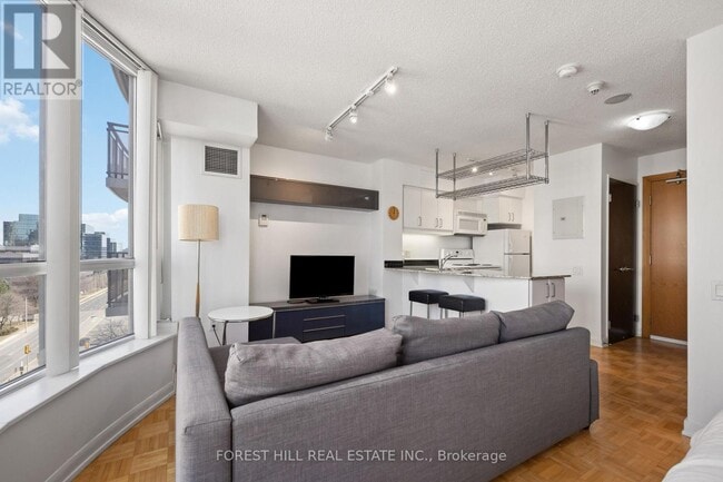 Photo du bâtiment - 33 Sheppard Ave E