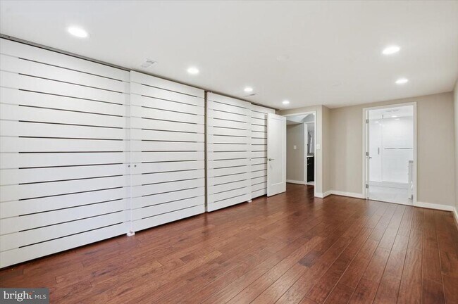 Foto del edificio - 6926 Tyndale St