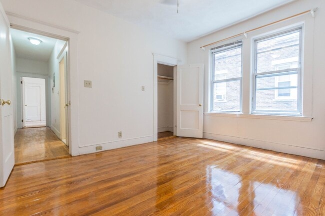 Photo - Allston 1 Bed Split – Heat & Hot Water Included – Great Value – 9/1 Apartment