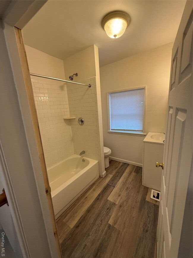 Building Photo - 95 S Hamilton St