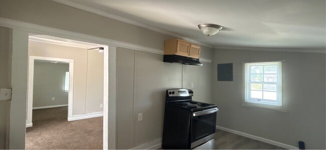 Building Photo - 1130 Charlie Dr