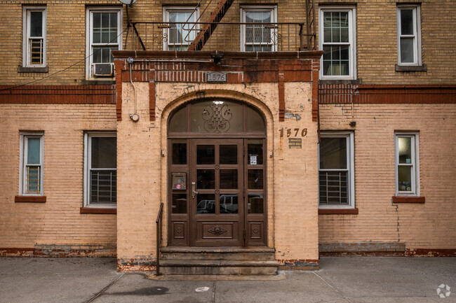 Fotografía del edificio - 1576 Taylor Ave