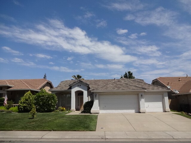Foto principal - NICE SINGLE STORY HOME WITH 3 BEDROOMS, 2 ...