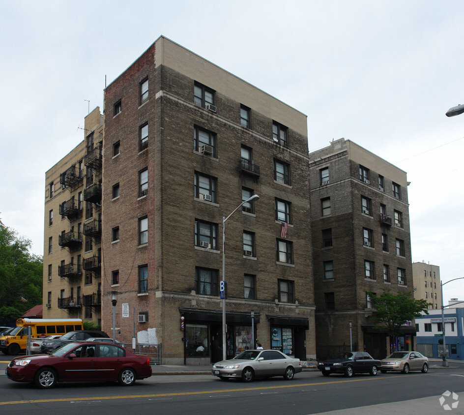 Building Photo - 517 S Broadway