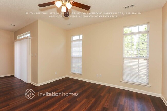 Foto del edificio - 2003 Salmon River Dr