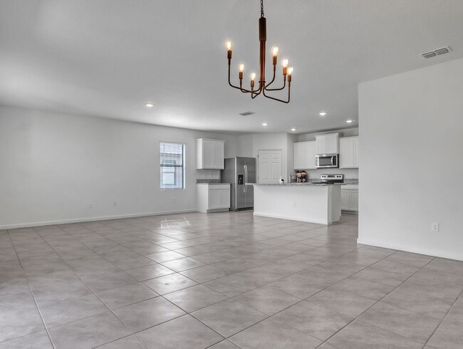Building Photo - 7508 Tourmaline Dr